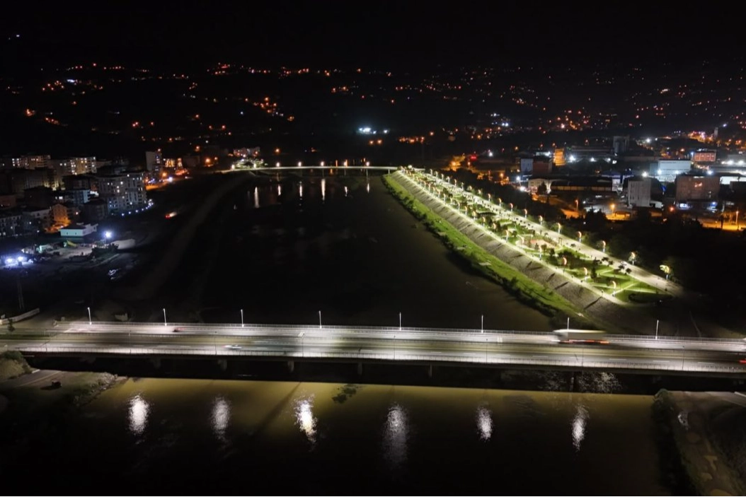 Ordu’da Melet Köprüsü Yeni Aydınlatmasıyla Geceleri de Dikkat Çekiyor